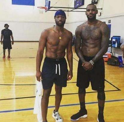 键对手面前 键对手面前